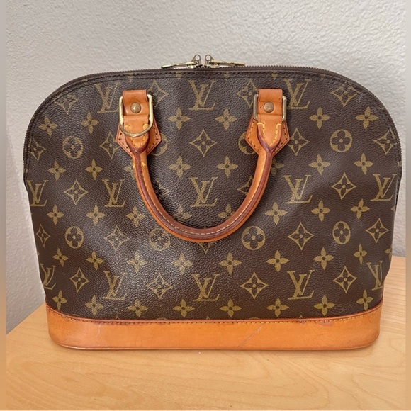 Louis Vuitton Handbags - 🔥Authentic Louis Vuitton Alma PM  Monogram Handbag🔥